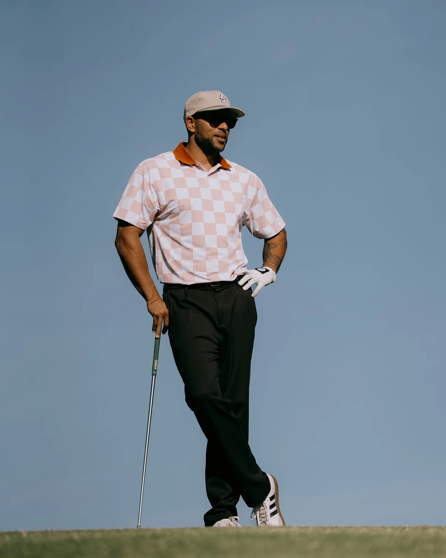 Front9 Polo - Greige / Black - Image 2